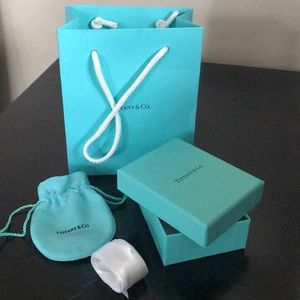 Tiffany and Co. signature gift packing kit